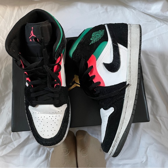 NIKE Air Jordan 1 Mid White Hot Punch Black Neptune Full Set display picture 1